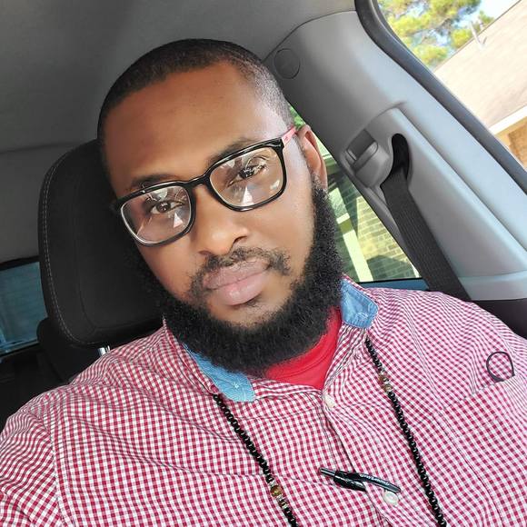 Profile Picture of Stephen Howard (@showard26) on Poshmark