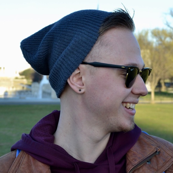 Profile Picture of Liam Mccormack (@schli_) on Poshmark