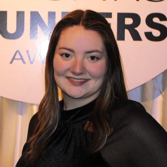 Profile Picture of Liz Dimmerman (@edimmerman) on Poshmark