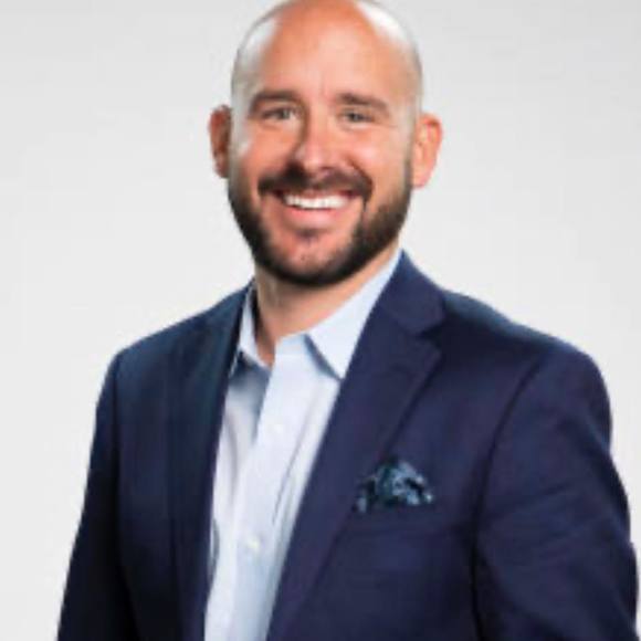 Profile Picture of Matt Luptak (@mattluptak) on Poshmark