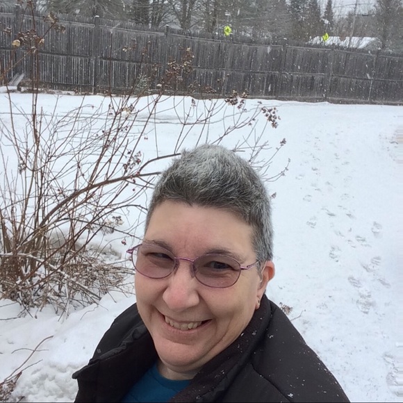 Profile Picture of Kristen Tebben (@birdie102) on Poshmark