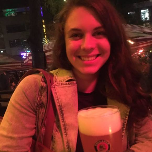 Profile Picture of Breanna Schorle (@breannaschorle) on Poshmark