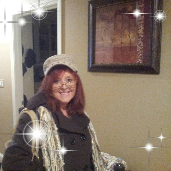 Profile Picture of Dawn Danielson (@dawn1986d) on Poshmark