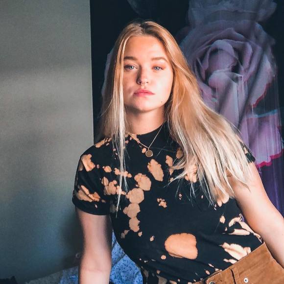 Profile Picture of Jessica Trussell (@jessicatrussell) on Poshmark