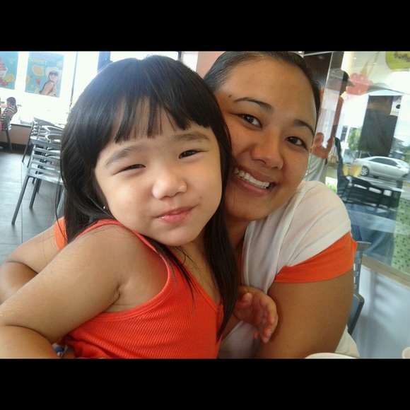 Profile Picture of Polly-jo Pangelinan (@pjpangelinan) on Poshmark
