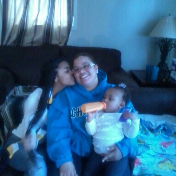 Monica Crutchfield - Poshmark Profile Picture of Monica Crutchfield (@tynehi1974) on Poshmark