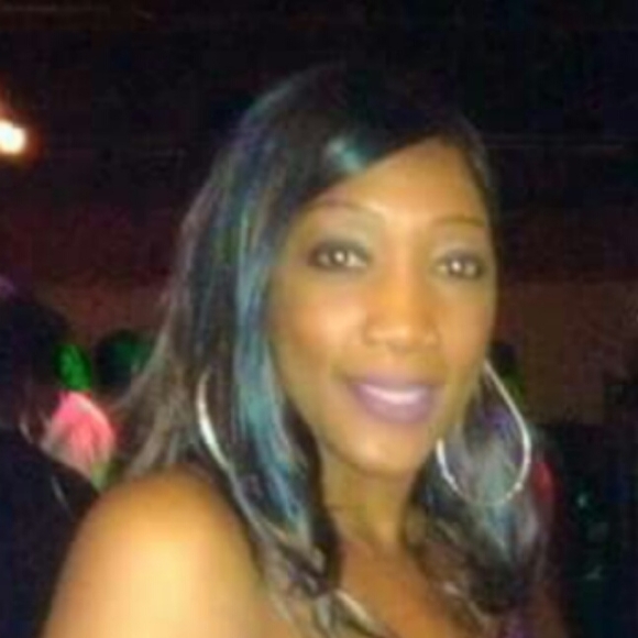 Profile Picture of Margo Thompson (@tnargi) on Poshmark