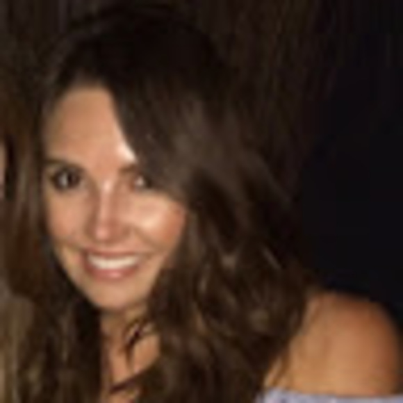 Profile Picture of Alexandra Storey (@storey37) on Poshmark