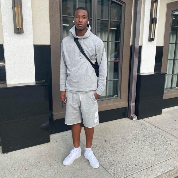 Profile Picture of James Winden (@jameswinden) on Poshmark