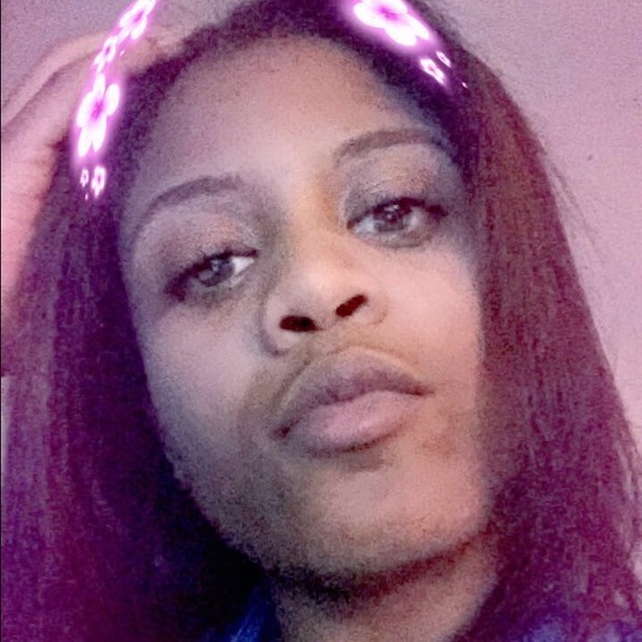 Profile Picture of Amirah Clark (@mirah_0814) on Poshmark