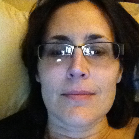 Profile Picture of Beth Briddle (@bethbriddle) on Poshmark