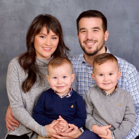 Profile Picture of Aaron Roth (@aareign) on Poshmark