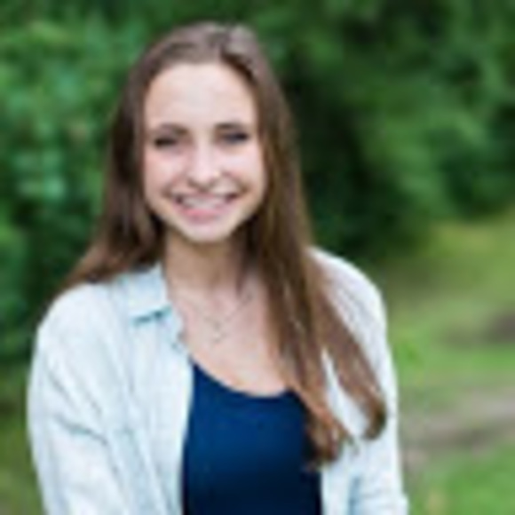 Profile Picture of Madeline Koengeter (@mkoengeter) on Poshmark