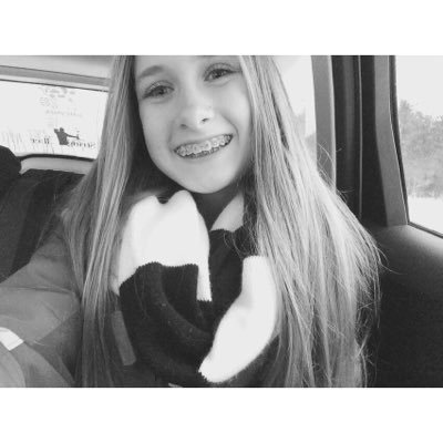 Profile Picture of Julia Burd (@julia5801) on Twitter