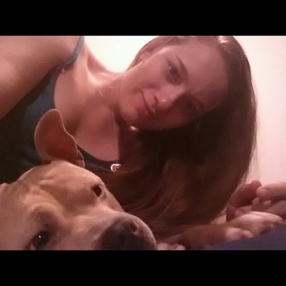 Profile Picture of Caitlyn Sonntag (@caitie1992) on Poshmark