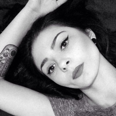 Profile Picture of Sabrina Sharkey (@sharkbait_ooaha) on Twitter