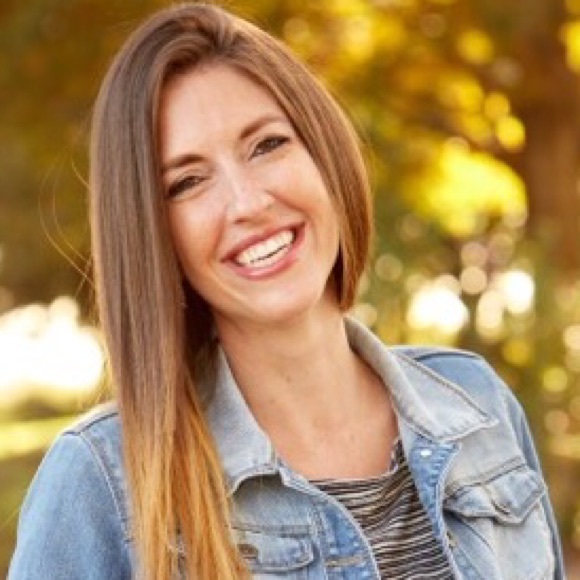 Profile Picture of Amanda Petrik (@amandapetrik1) on Poshmark