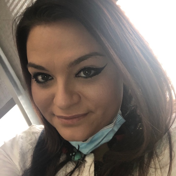 Profile Picture of Emilia Berrazouane (@cubon182008) on Poshmark