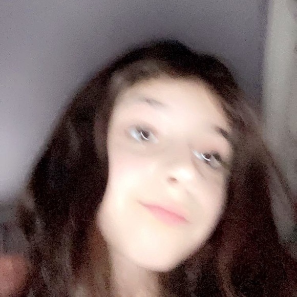 Profile Picture of Mia Formichelli (@miaformi) on Poshmark