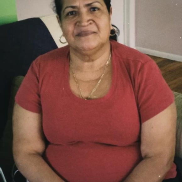 Profile Picture of Cecibel De moran (@cecibeld) on Poshmark