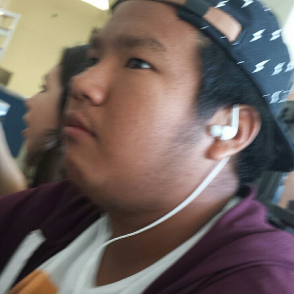 Profile Picture of Peter Vongphachanh (@peter124) on Poshmark