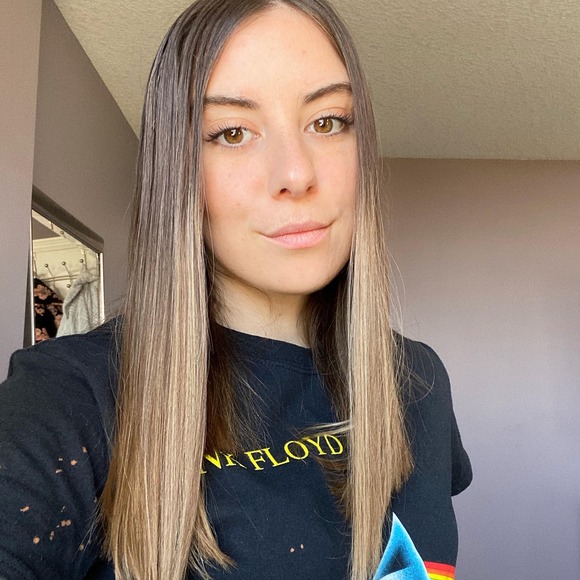 Profile Picture of Hannah Dunlop (@dunss) on Poshmark