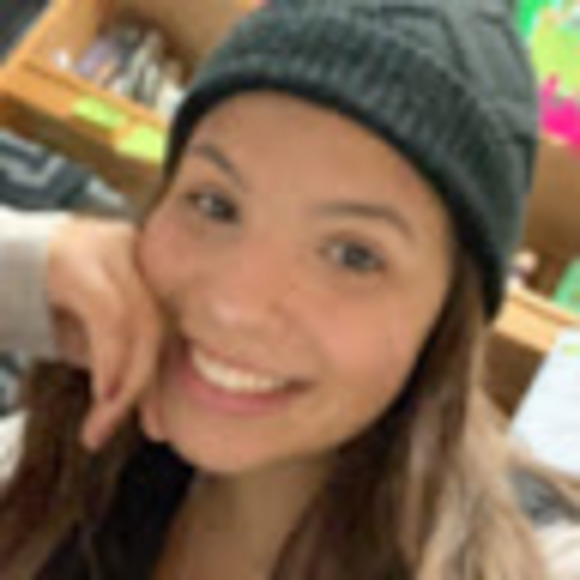 Profile Picture of Savannah Chase (@savchase19) on Poshmark