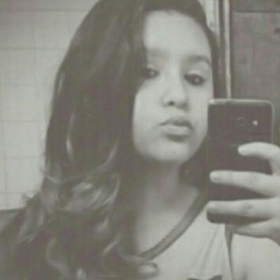 Profile Picture of Júlia Melo (@juliamelo2811) on Twitter