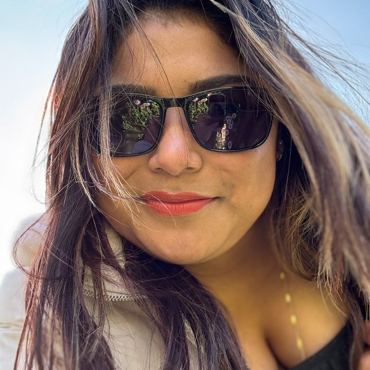 Profile Picture of clau (@cpomart) on Tiktok