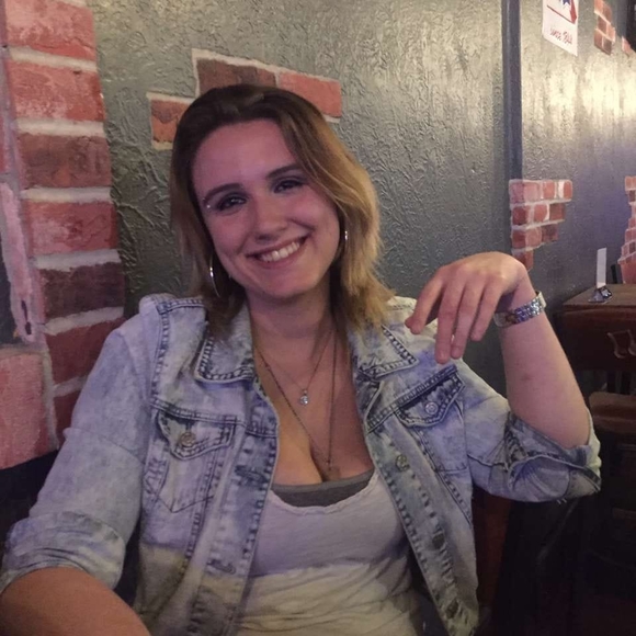 Profile Picture of Kelsey Felten (@sexyassunicorn) on Poshmark