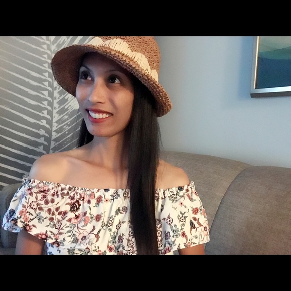 Profile Picture of Aileen Gaidanowicz (@aigwicz) on Poshmark