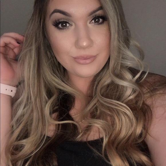 Profile Picture of Ajla Zahidić (@lutkaaa) on Poshmark