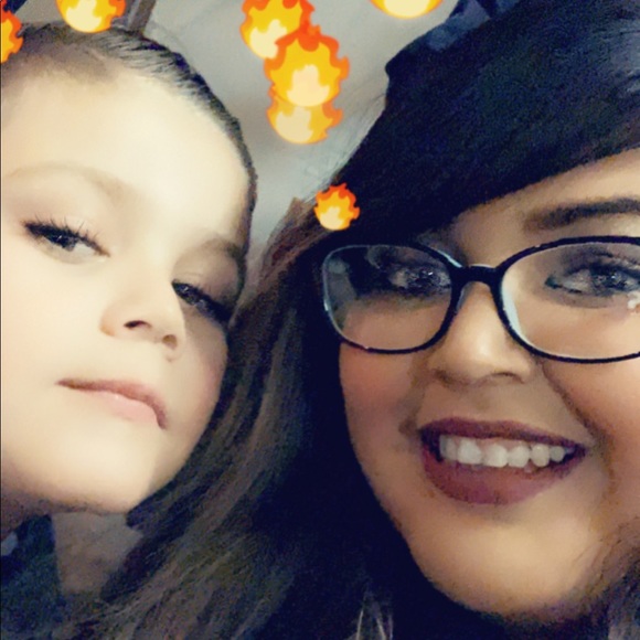 Profile Picture of Cinthia Sanchez (@scinthia89) on Poshmark