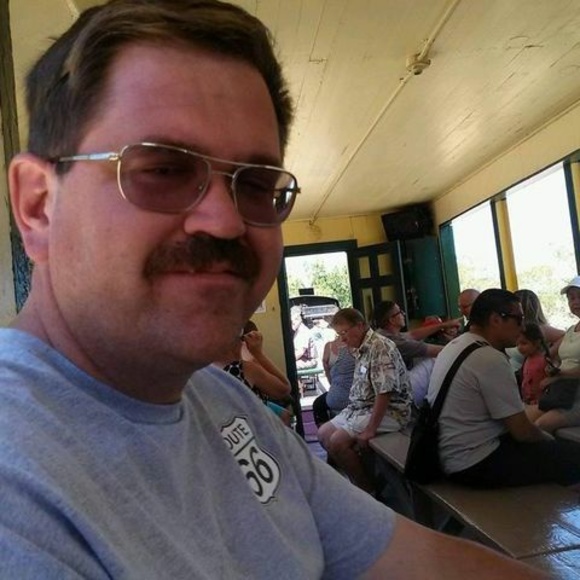 Profile Picture of Daniel Markham (@danielmarkham) on Poshmark