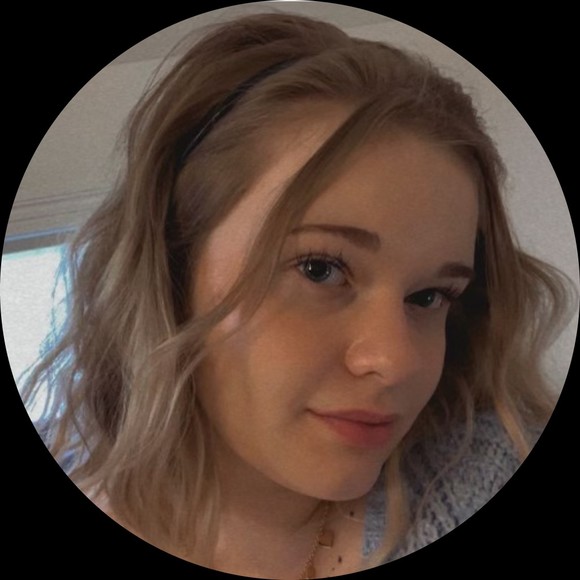 Profile Picture of Kimmy Pampel (@kimmypampel) on Poshmark