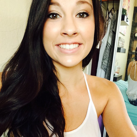 Profile Picture of Haley Jones (@hdjones08) on Poshmark