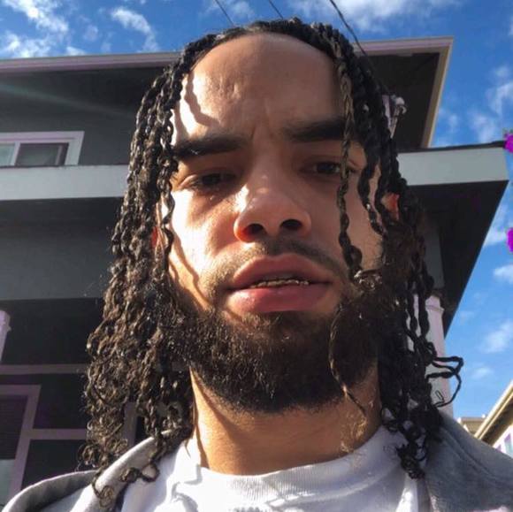 Profile Picture of Robert Cornn (@robbiebobee) on Poshmark