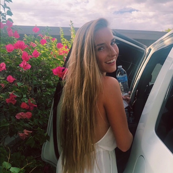 Profile Picture of Alison Watson (@aliwatson20) on Poshmark