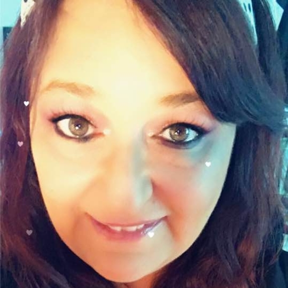 Profile Picture of Tamara Mortenson (@luissgirl) on Poshmark