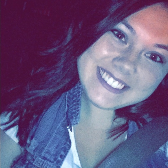 Profile Picture of Stephanie Hopper (@hoppers16) on Poshmark