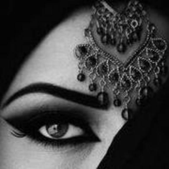 Profile Picture of Faten Hmoud (@nooranoor2) on Poshmark
