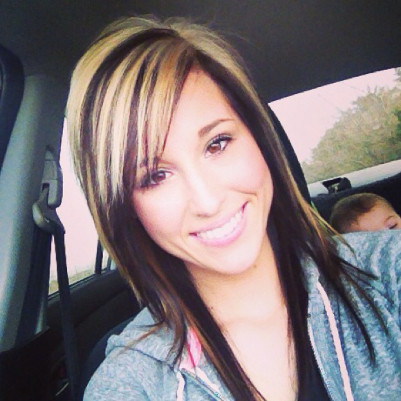 Profile Picture of Cheyenne Walker (@cheyenne320) on Poshmark