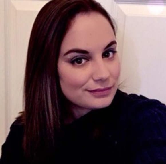 Profile Picture of Ella Schirano (@dramione_007) on Poshmark