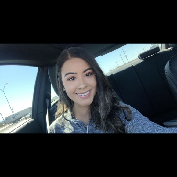 Profile Picture of Ruby Figueroa (@rubyyfigueroa) on Poshmark