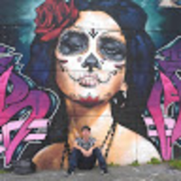 Profile Picture of Tobyn Davies (@daviestobyn) on Poshmark