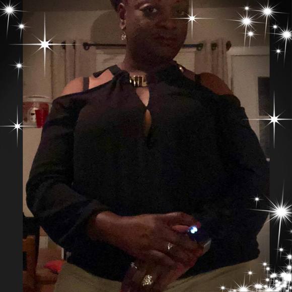 Profile Picture of Audrey Thomas (@adt9400) on Poshmark