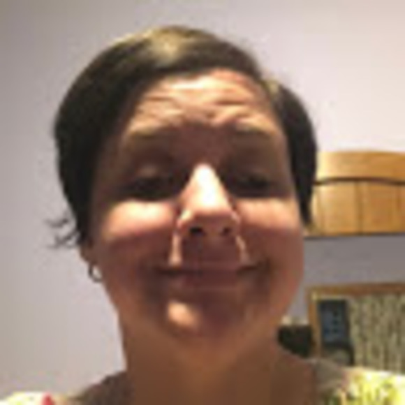Profile Picture of Val Griego (@vgriego2000) on Poshmark