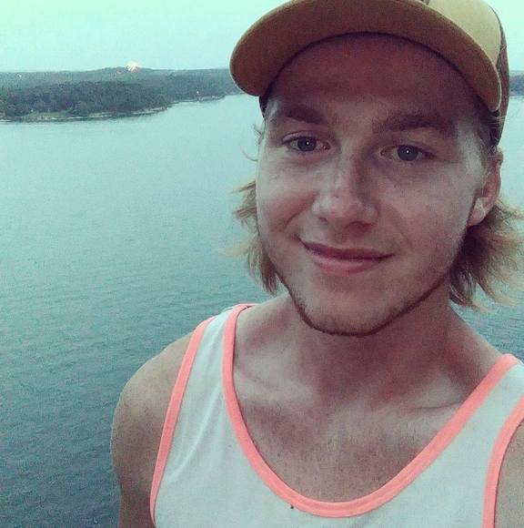 Profile Picture of Boaz Wells (@wellsboaz) on Poshmark
