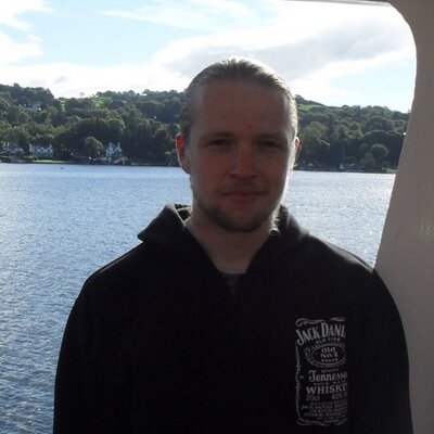 Profile Picture of Mark Hunter-Pickles (@Papapicks85) on Twitter