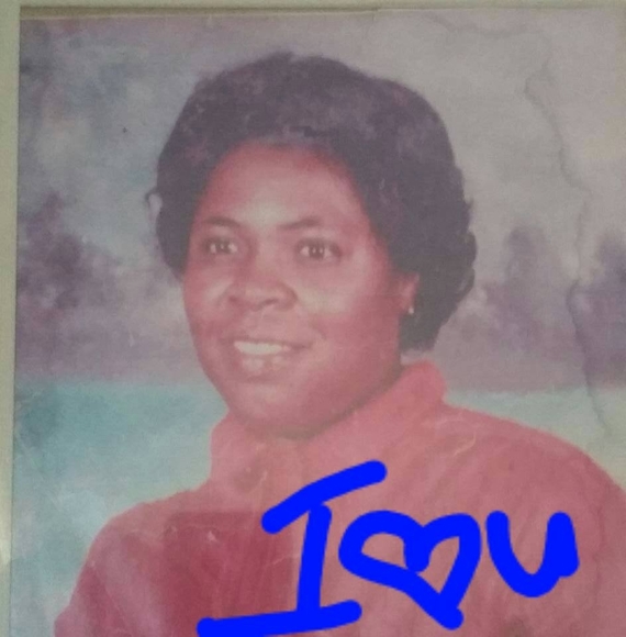 Profile Picture of Pamela Morrison (@booella) on Poshmark